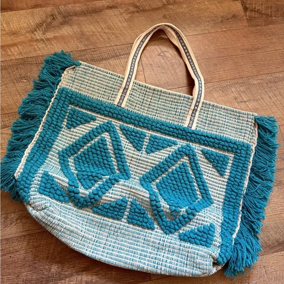 Lilly Pulitzer - Teal Boho Carpet Tote Bag - Picture 2 of 4